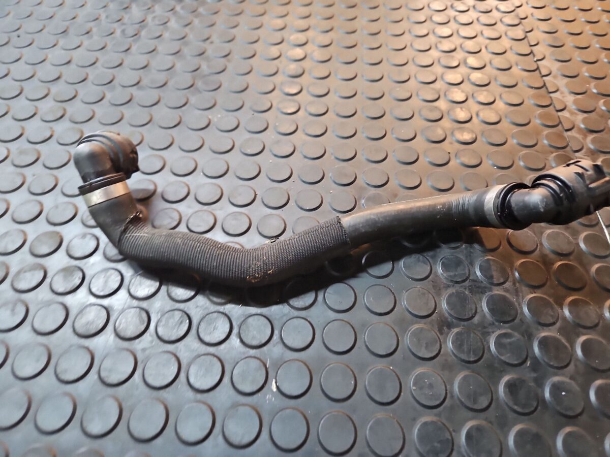 Furtun apa Mercedes E, AMG E 2021 W213 A2135017400