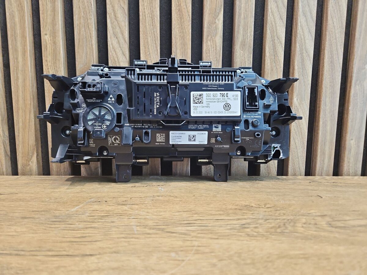 Ceasuri bord Volkswagen Tiguan 2020 3G0920790E