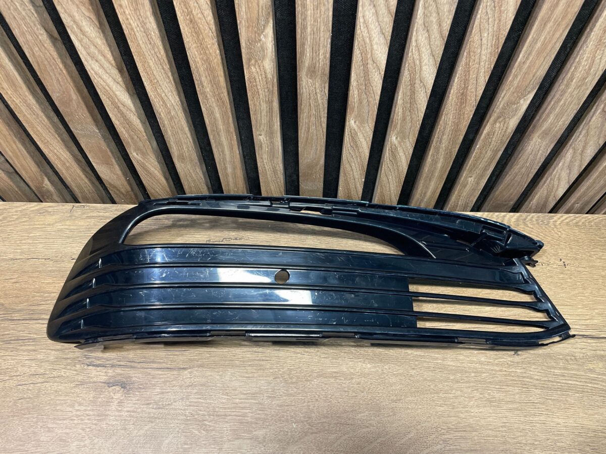 Grila proiector Dreapta BMW Series 7 G11 G12 2020 7486836