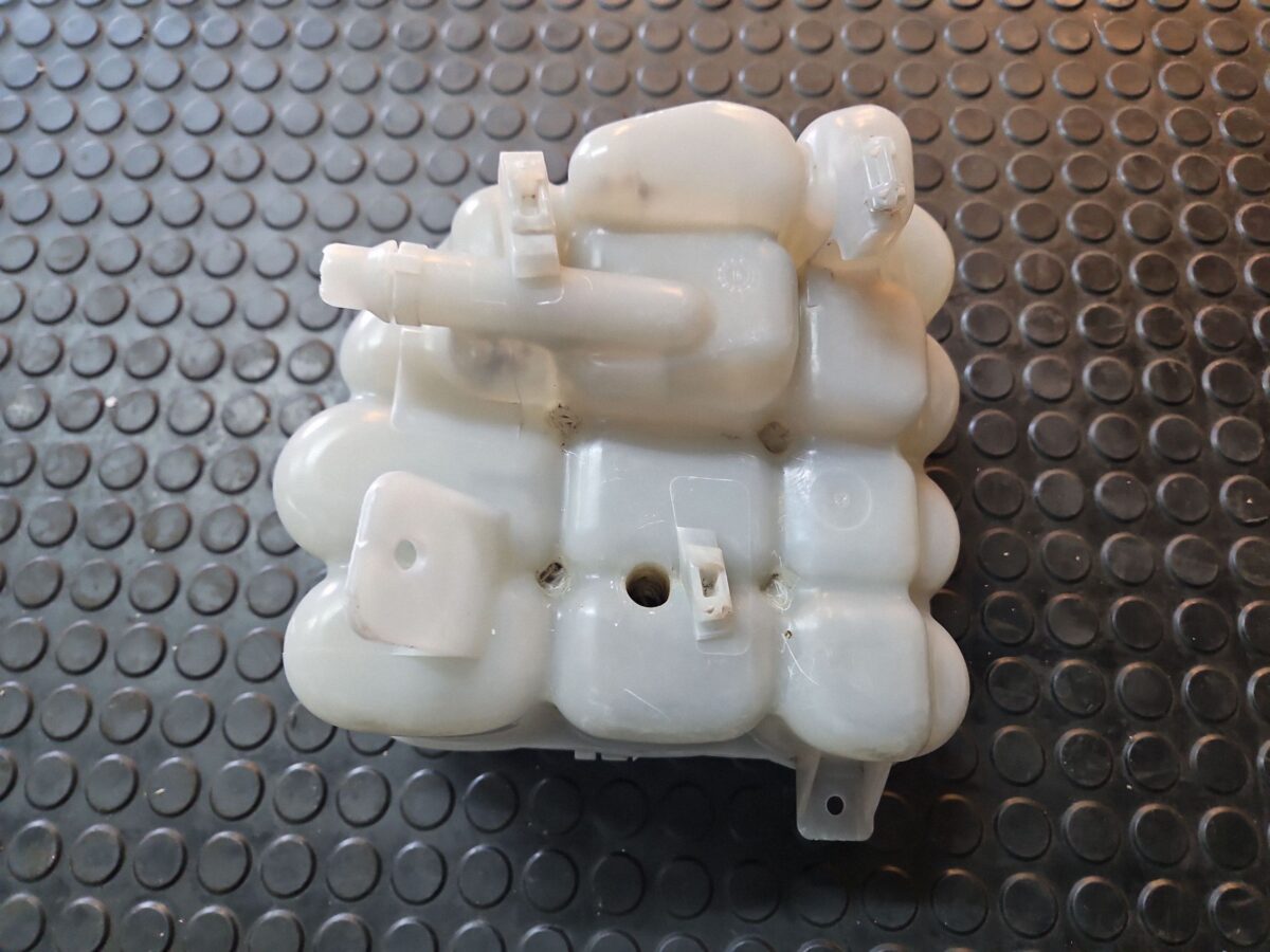 Vas expansiune Porsche Cayenne 2014 7P0121407B
